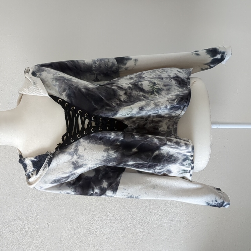 Rue21 tie dye black and white cropped hoodie size 2X Cozy Core